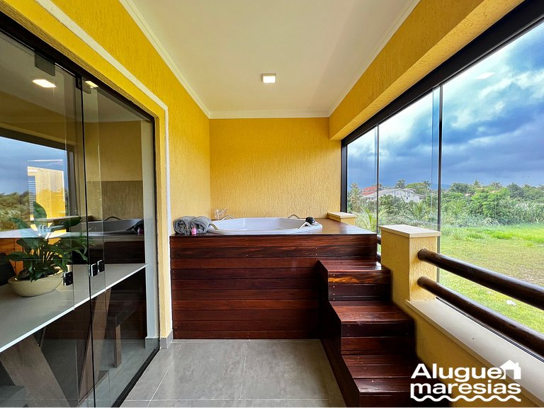 Relax in the Jacuzzi with bath salts 250m from the beach