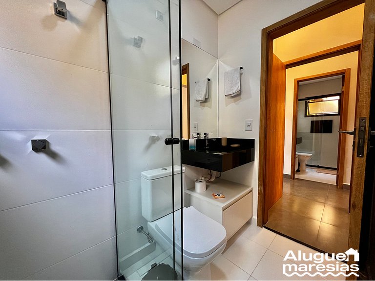 Relájese en el jacuzzi con sales de baño a 250m de la playa.