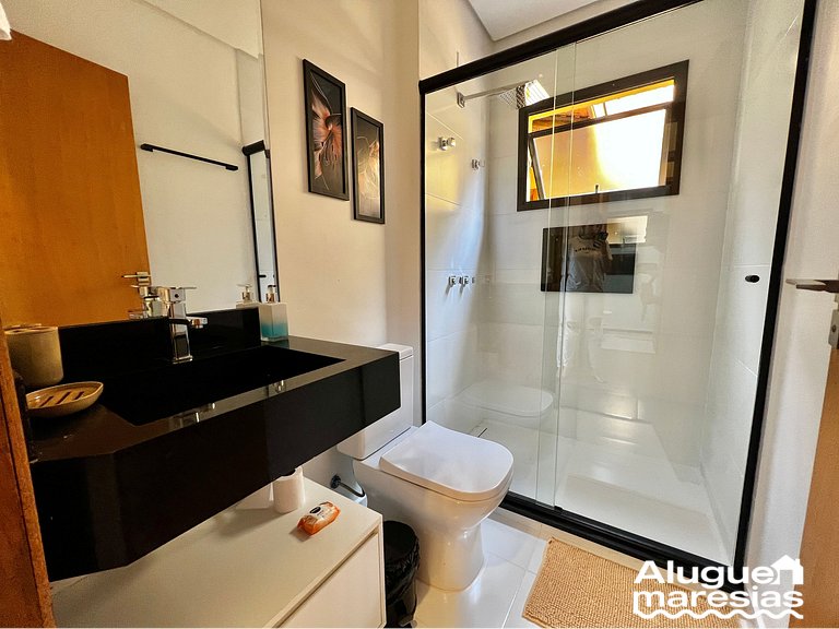 Relájese en el jacuzzi con sales de baño a 250m de la playa.