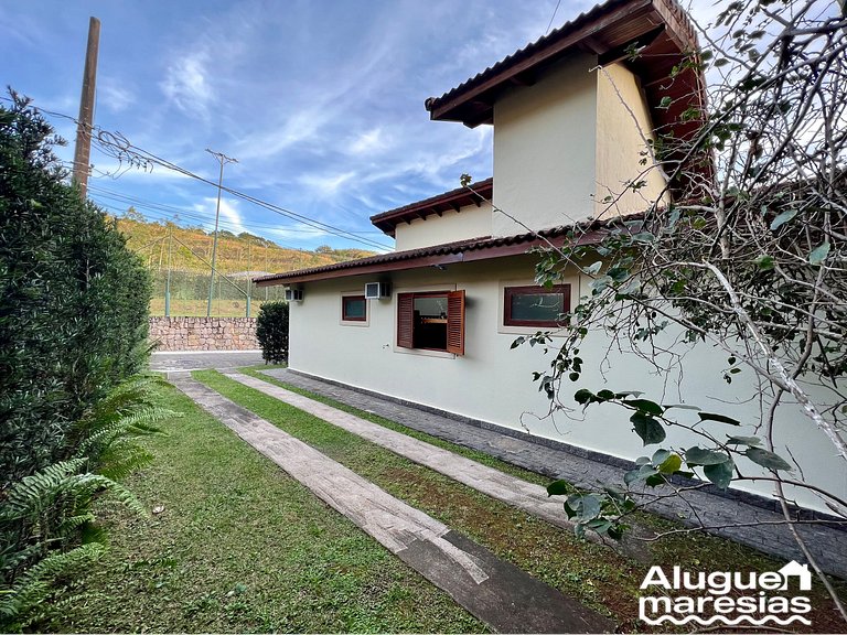 House with private pool in Paúba, a village