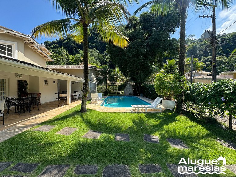 House with Private Pool 150m from Pauba Beach