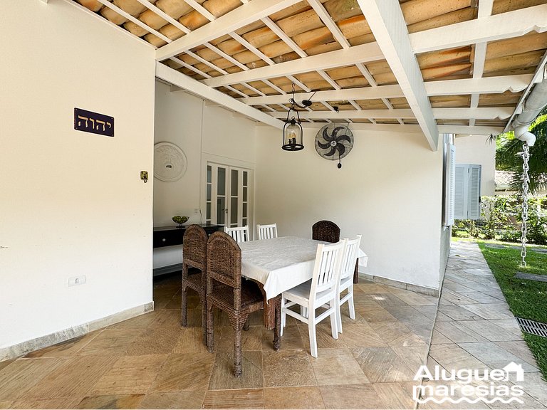 House with Private Pool 150m from Pauba Beach