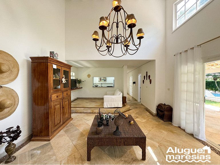 House with Private Pool 150m from Pauba Beach