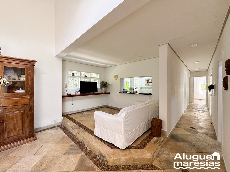 House with Private Pool 150m from Pauba Beach