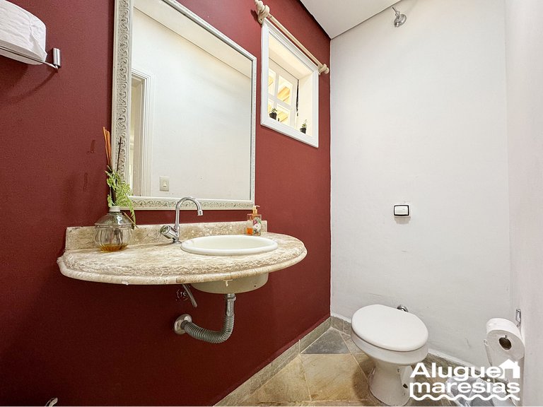 House with Private Pool 150m from Pauba Beach