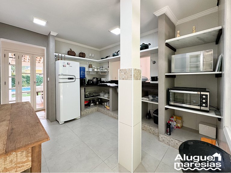 House with Private Pool 150m from Pauba Beach