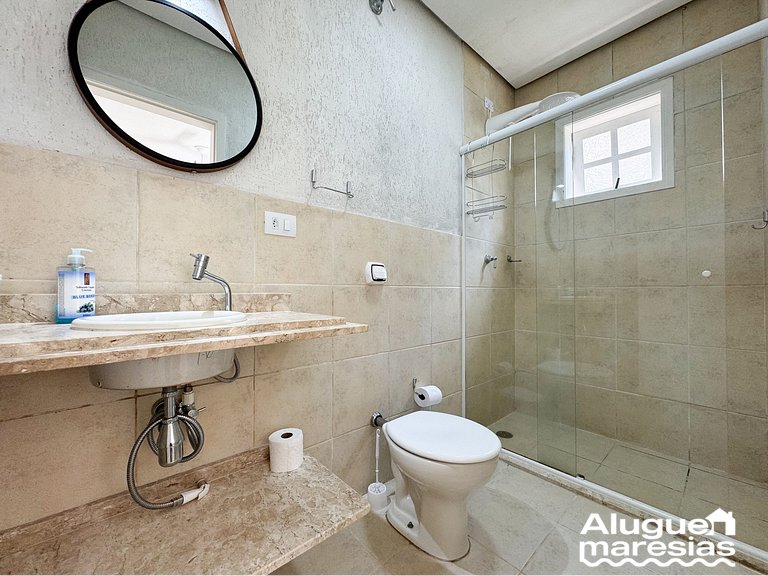 House with Private Pool 150m from Pauba Beach
