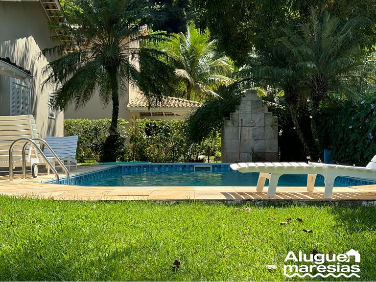 House with Private Pool 150m from Pauba Beach