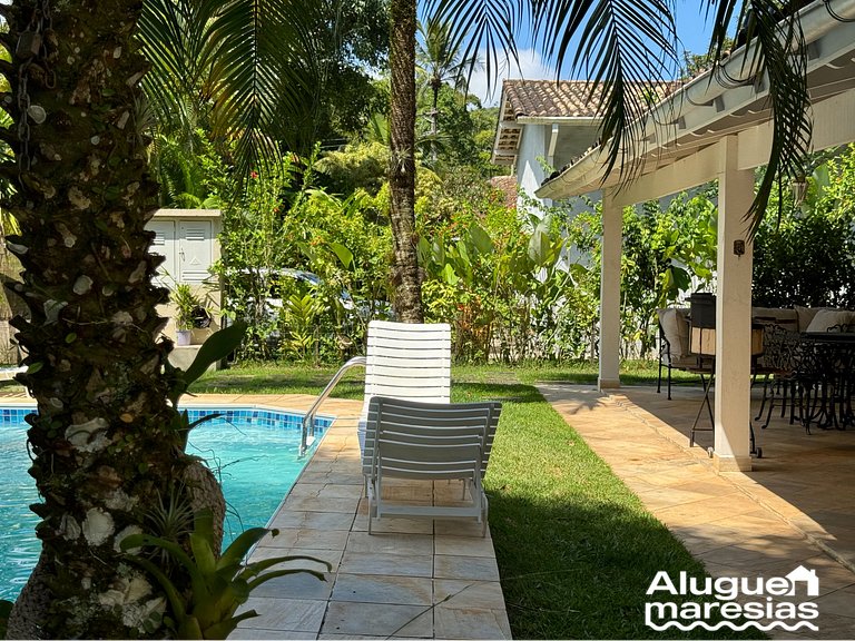 House with Private Pool 150m from Pauba Beach