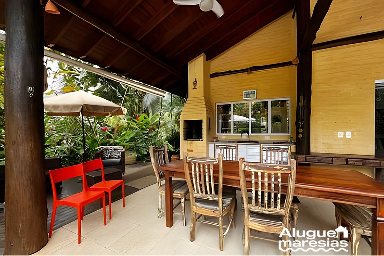 Piscina privada, 3 suites con aire acondicionado.