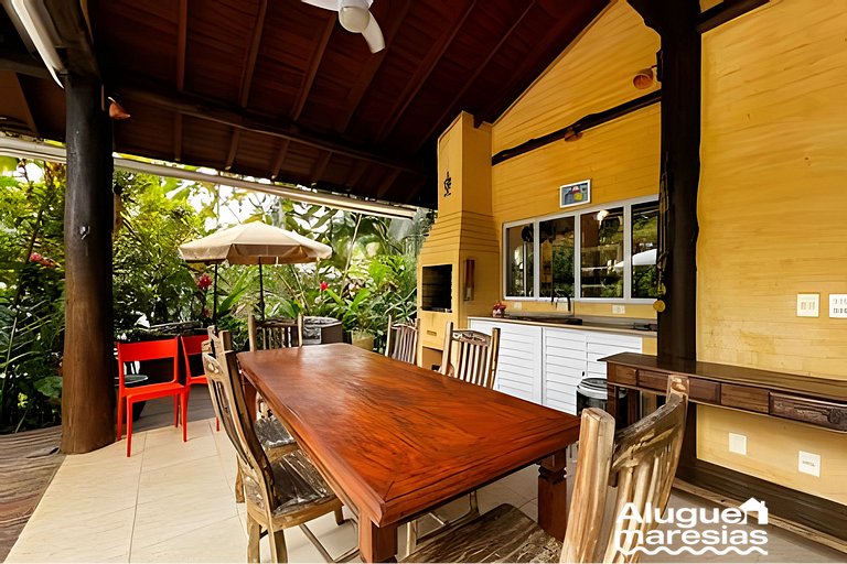 Piscina privada, 3 suites con aire acondicionado.