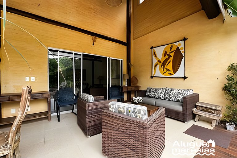 Piscina privada, 3 suites con aire acondicionado.