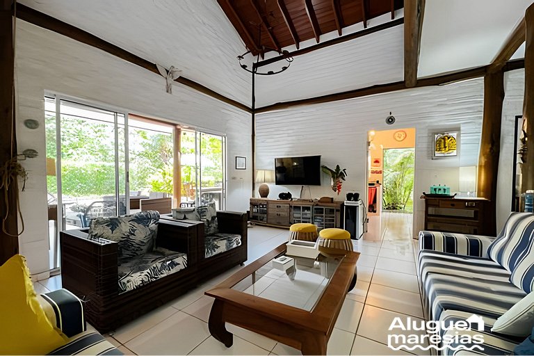 Piscina privada, 3 suites con aire acondicionado.