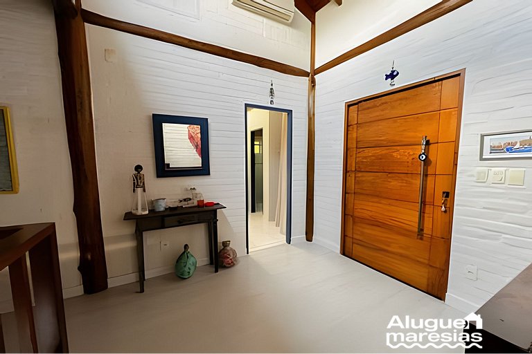 Piscina privada, 3 suites con aire acondicionado.