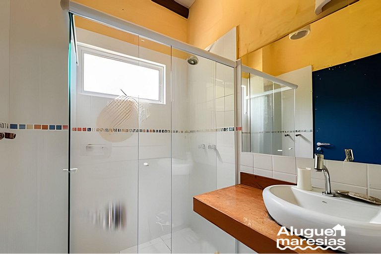 Piscina privada, 3 suites con aire acondicionado.