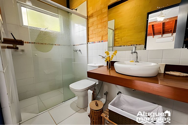 Piscina privada, 3 suites con aire acondicionado.