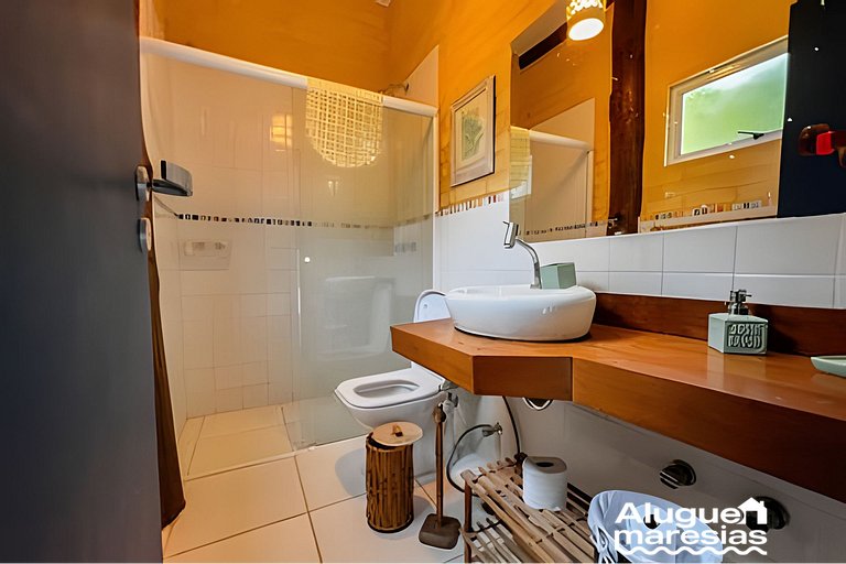 Piscina privada, 3 suites con aire acondicionado.