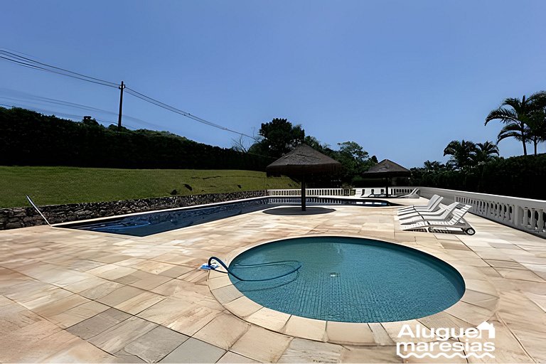 Piscina privada, 3 suites con aire acondicionado.