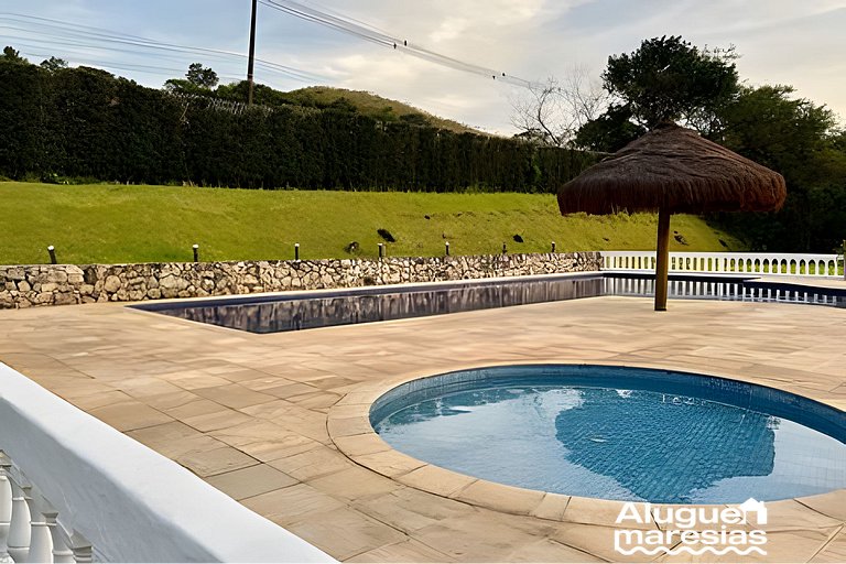 Piscina privada, 3 suites con aire acondicionado.