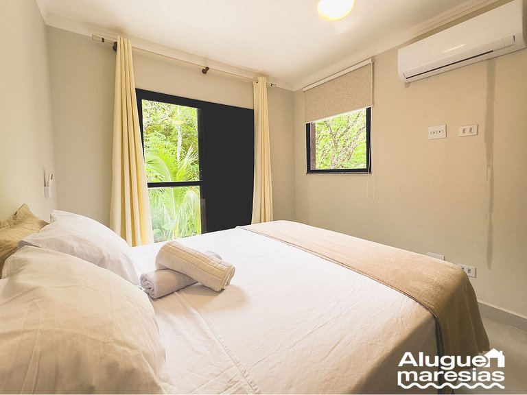Swimming pool | Air conditioning | Bed linen