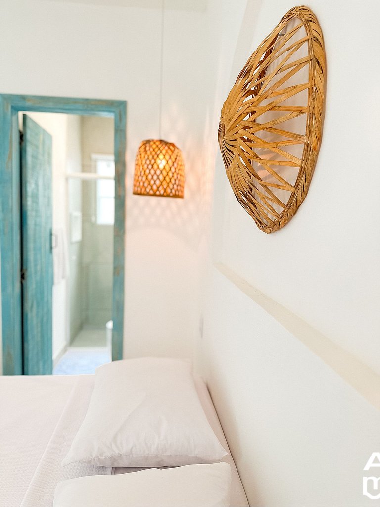 Studio with Bed Linen and Bath