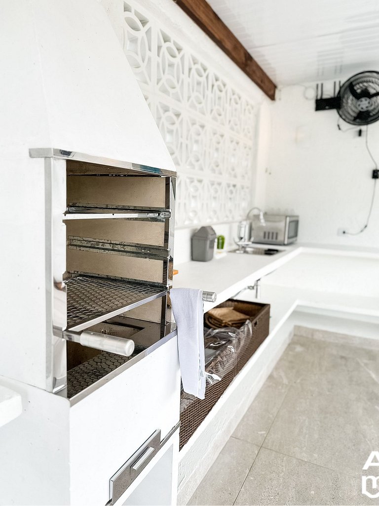 Studio com Roupa de Cama e Banho