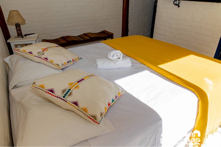 Piscina privada, 3 suites con aire acondicionado.