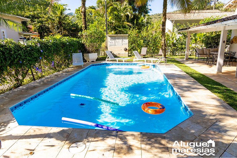 Casa com Piscina Privativa a 150m da Praia de Pauba