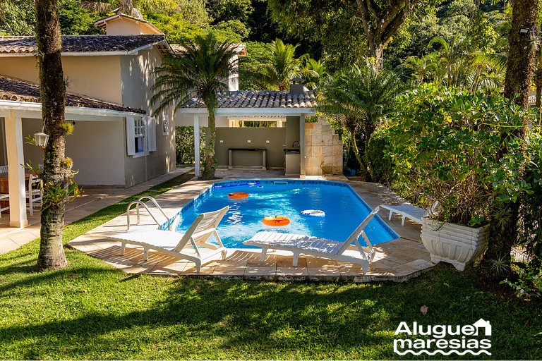 Casa com Piscina Privativa a 150m da Praia de Pauba