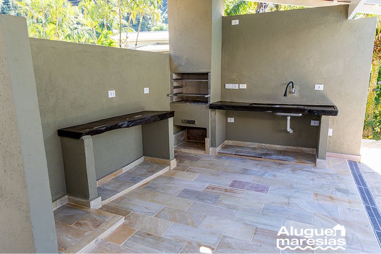 Casa com Piscina Privativa a 150m da Praia de Pauba