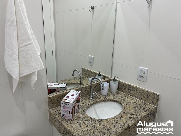 A 250m del mar, piscina y ropa de cama.