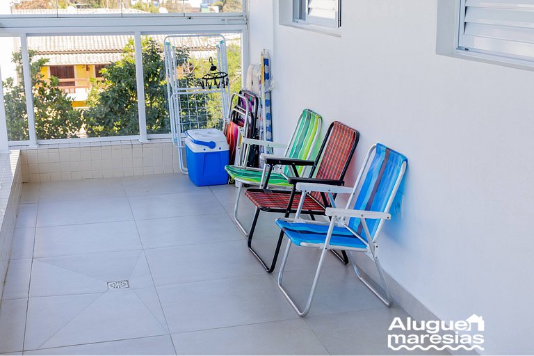 250m from the sea, swimming pool and bed linen