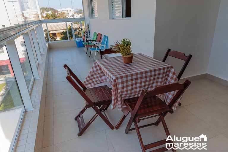 250m do mar, Piscina e Roupas de Cama