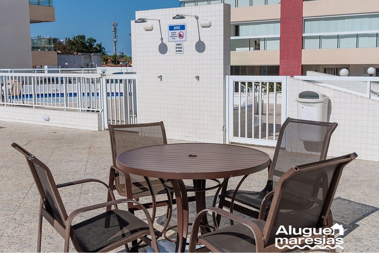 250m do mar, Piscina e Roupas de Cama