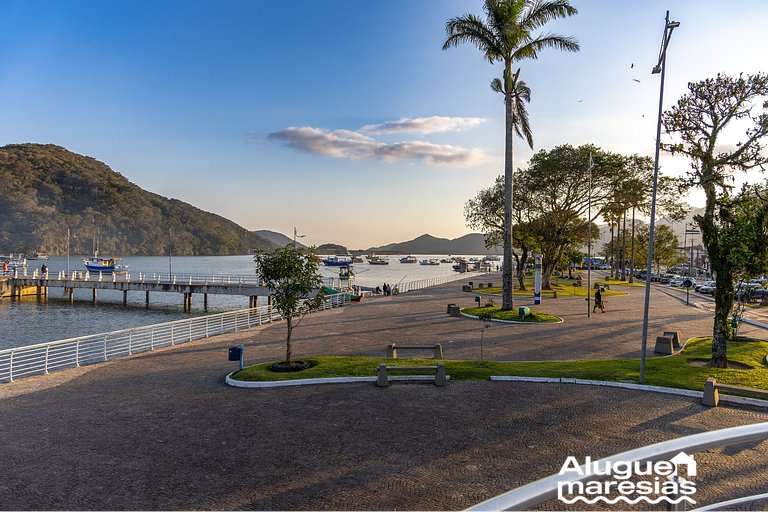 250m do mar, Piscina e Roupas de Cama