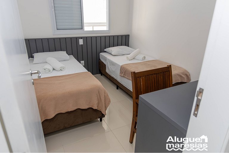 250m do mar, Piscina e Roupas de Cama